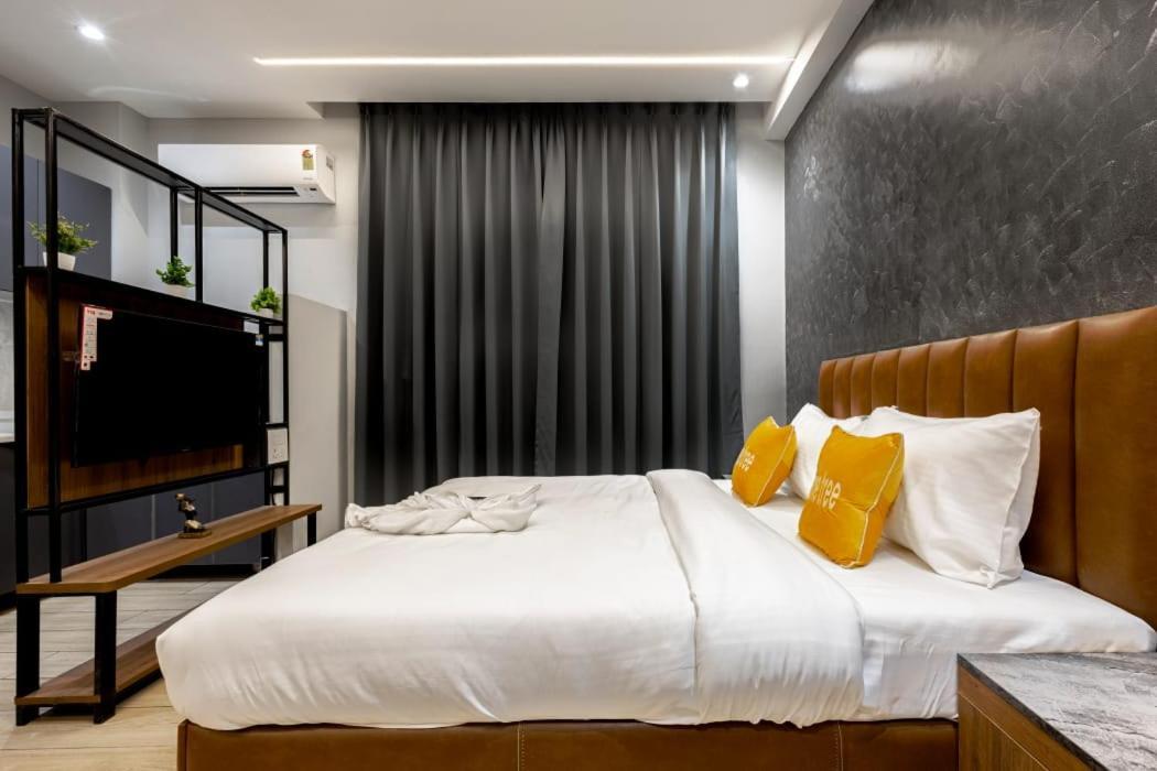 Hotel Imperial Stayz Sector 51 Ґурґаон Екстер'єр фото